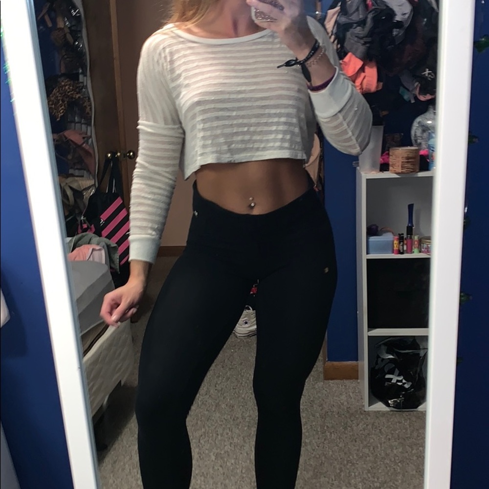 Long sleeve crop top